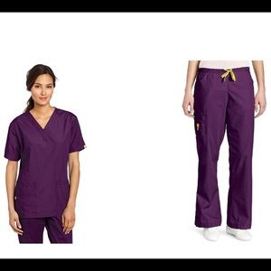 Wonder Winks nursing scrubs top & bottom
